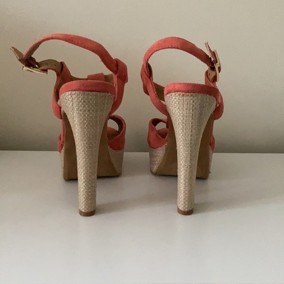 Coral Heels🌺 - Picture 4 of 5